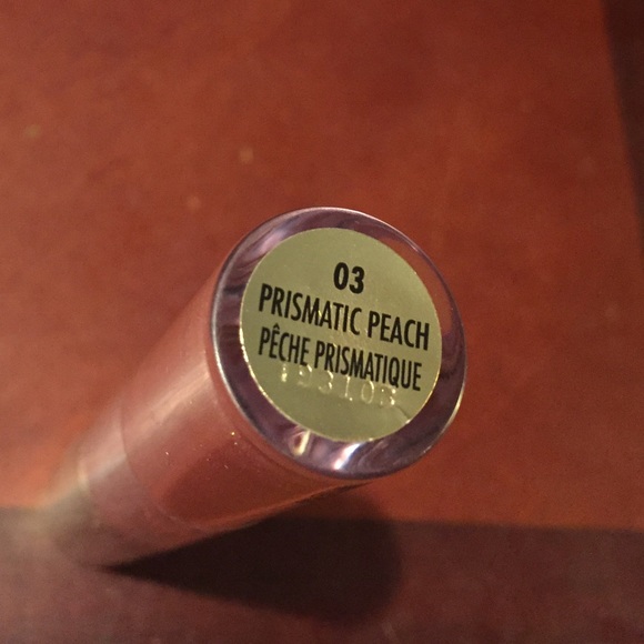 Nip 03 prismatic peach milani plumping lip gloss - Picture 4 of 4